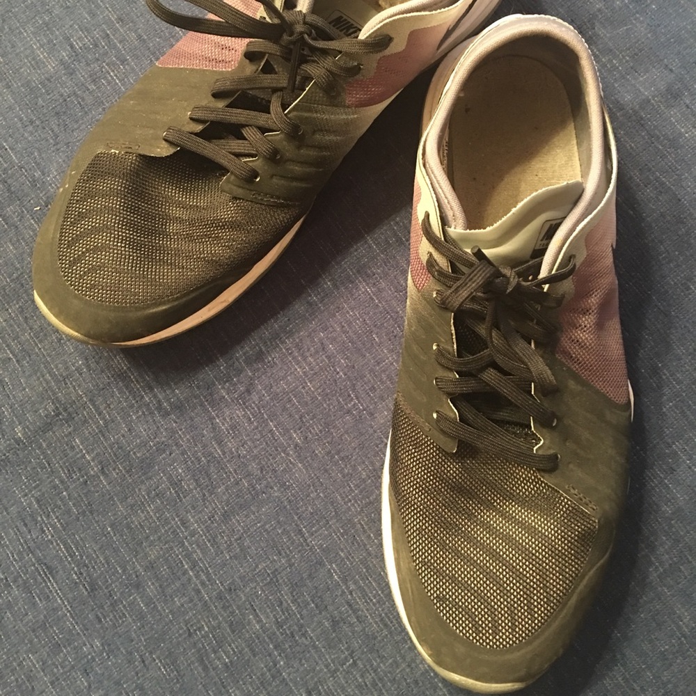 Nike Training Dual Fusion TR4 in Black/Grey, sz 9